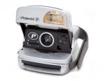 Cámara instantánea Polaroid P del año 1998. Utiliza cartuchos de película de la serie 600. Fabricación estadounidense.