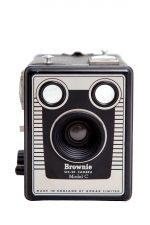 Cámara de cajón Kodak Brownie Six-20 Model C con funda de tela